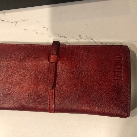 Leteulo Wallet Cranberry Red Wallet/Organizer NWOT - Picture 4 of 6